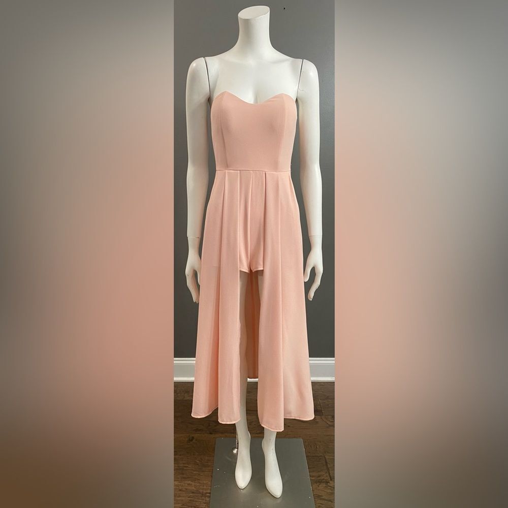 NWT Morrisday The label Elegant Peach Strapless shorts Jumpsuit Size S